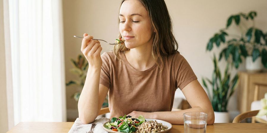 Comiendo de forma consciente y mindful en la mesa