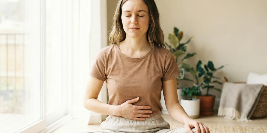 Bhramari respiración de la abeja para calmar la mente