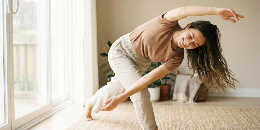 Unión sagrada de Shakti y Shiva representando el equilibrio cósmico